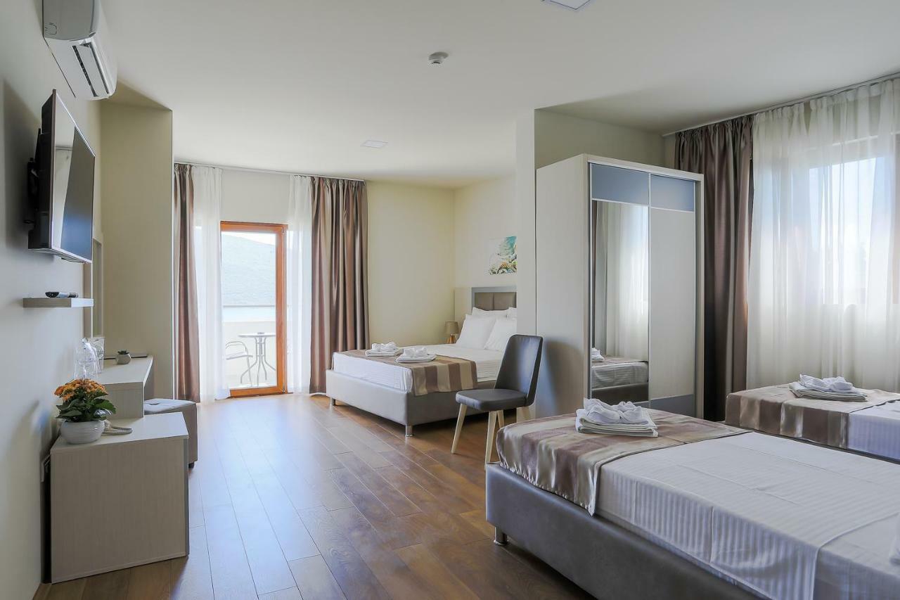 Hotel Olimpija Plus Херцег Нови Екстериор снимка